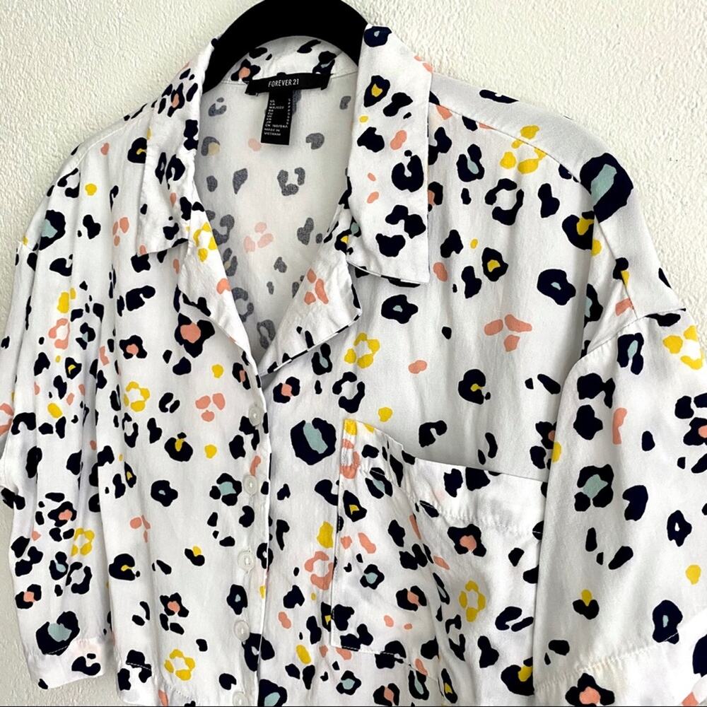 Forever 21 Cropped Colorful Leopard Top Size Small - Picture 4 of 12